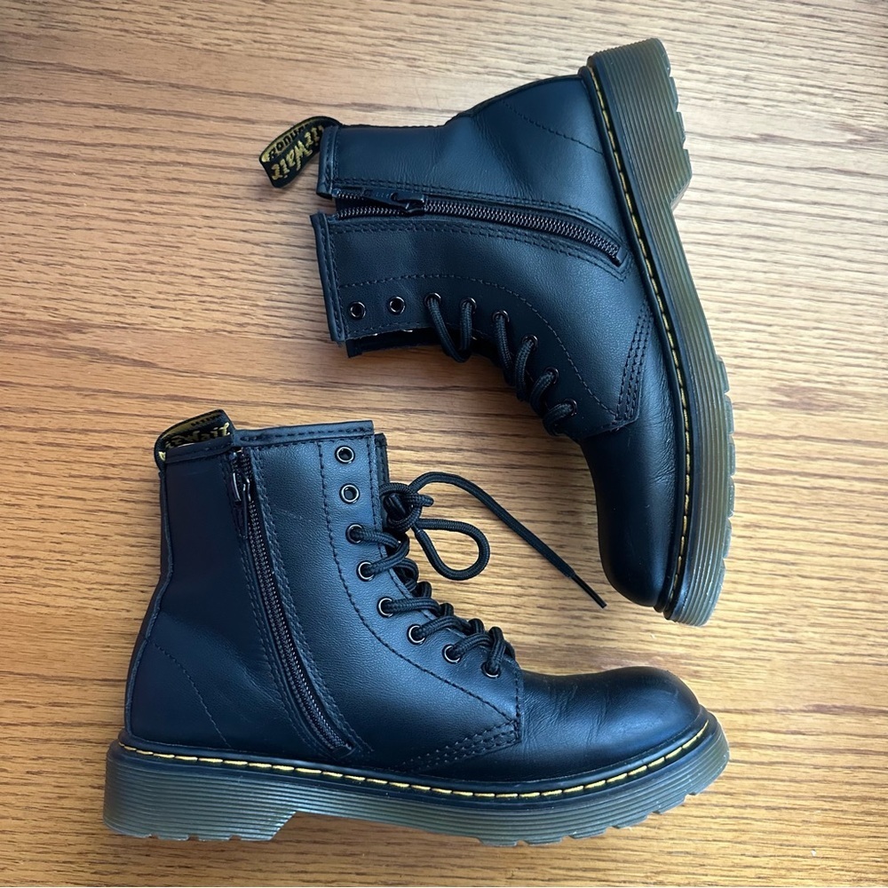 DR. MARTENS 1460 Boot - Kids SIZE 4 YOUTH - Picture 7 of 16